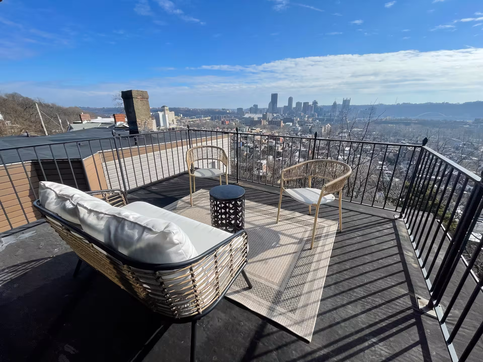 Cliffside Mansion - Photo 4